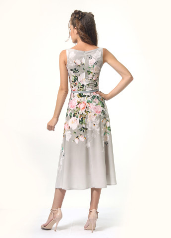 Светло-серое кэжуал платье клеш Lila Kass с цветочным принтом