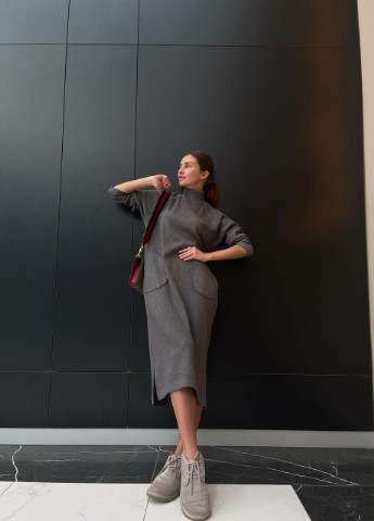 Темно-серое кэжуал платье Moni&co однотонное