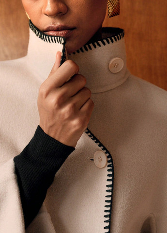 Светло-бежевое демисезонное Пальто однобортное SHEIN