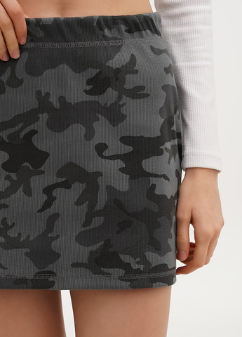 Серая кэжуал камуфляжная юбка Weekday