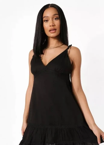 Черное платье Boohoo