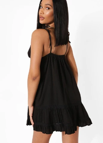 Черное платье Boohoo