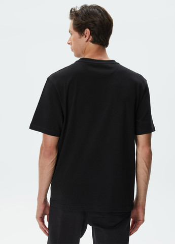 Черная футболка UNITED4