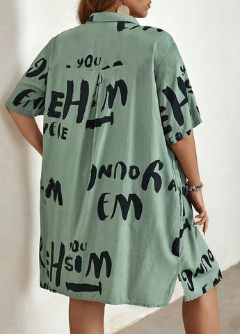 Зеленое кэжуал платье рубашка SHEIN с надписью