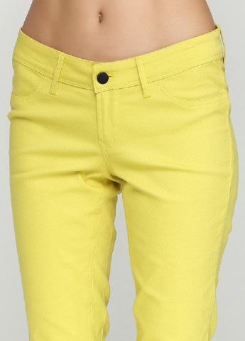 Желтые кэжуал демисезонные зауженные брюки Blend She