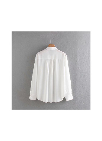 Белая демисезонная блуза женская со скрытыми пуговицами light Berni Fashion 58635