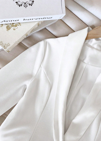 Белый женский жакет SHEIN однотонный - демисезонный