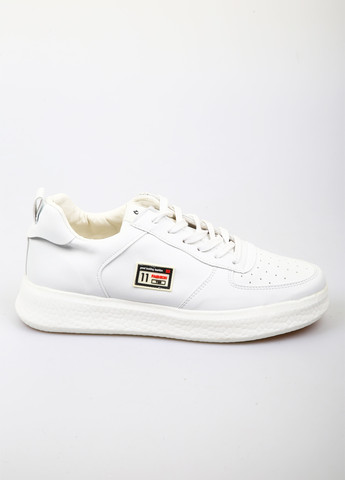 Белые всесезонные кроссовки South