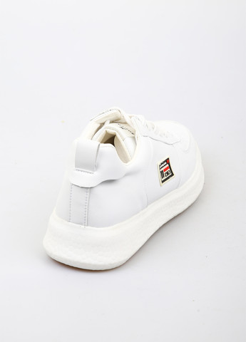 Белые всесезонные кроссовки South