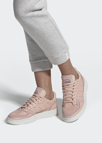 Розовые всесезонные кроссовки adidas Supercourt