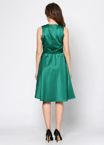Зеленое коктейльное платье Ut