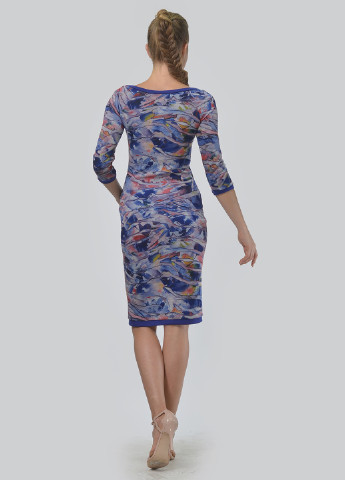 Серо-синее кэжуал платье футляр Lila Kass с абстрактным узором