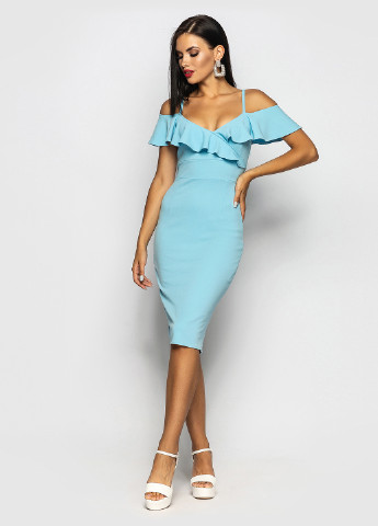 Голубое коктейльное платье с открытыми плечами, футляр Larionoff однотонное