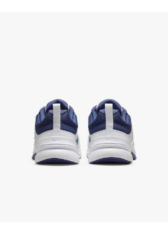 Белые демисезонные кроссовки Nike