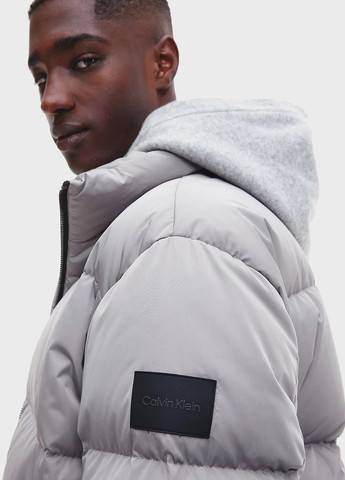 Серая демисезонная куртка Calvin Klein