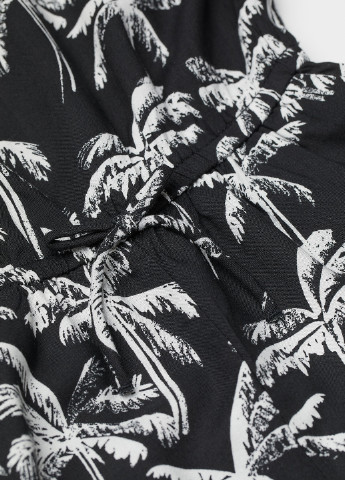 Комбінезон H&M комбінезон-шорти малюнок чорний кежуал віскоза