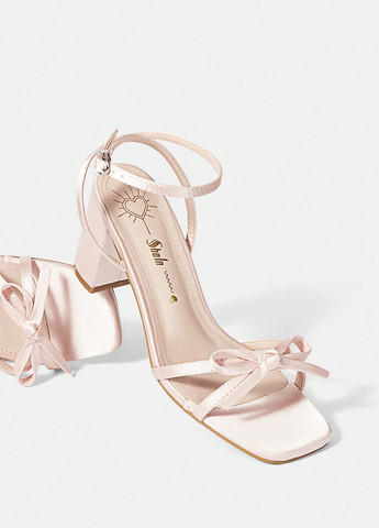 Бледно-розовые босоножки SHEIN с ремешком с бантом