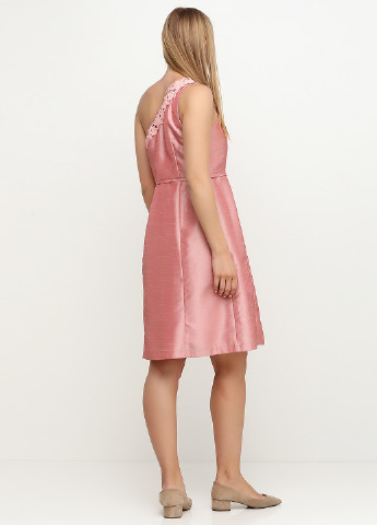 Розовое коктейльное платье Fever однотонное
