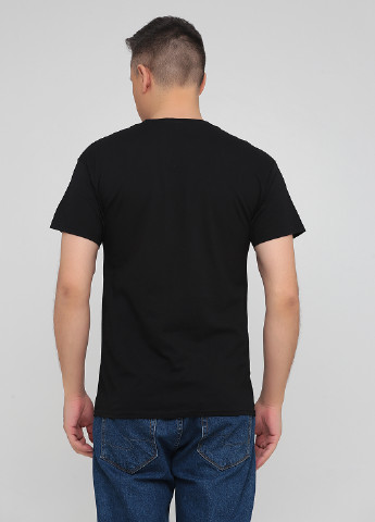 Чорна футболка Hanes