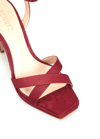 Бордовые босоножки Schutz с ремешком