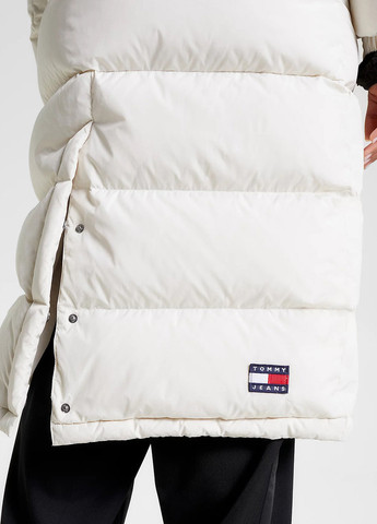 Бежевая зимняя куртка Tommy Jeans