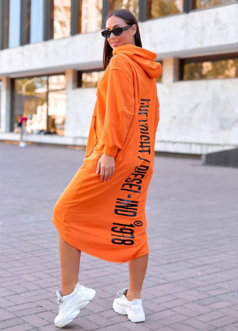 Оранжевое кэжуал платье платье-худи LibeAmore с надписью