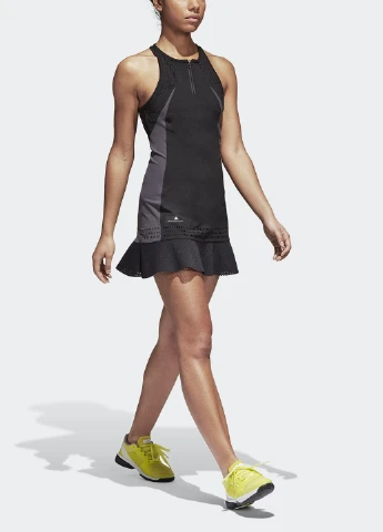 Чорна спортивна сукня adidas однотонна