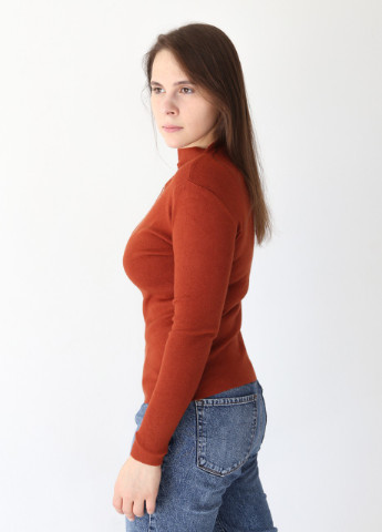 Коричневый зимний свитер женский коричневый приталеный тонкий JEANSclub Приталенная