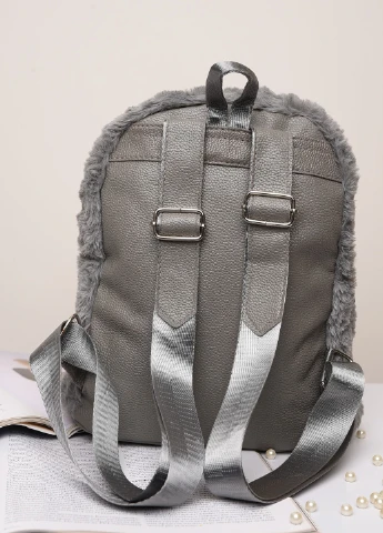 Рюкзак меховой детский с сердечком серый Let's Shop (254369861)