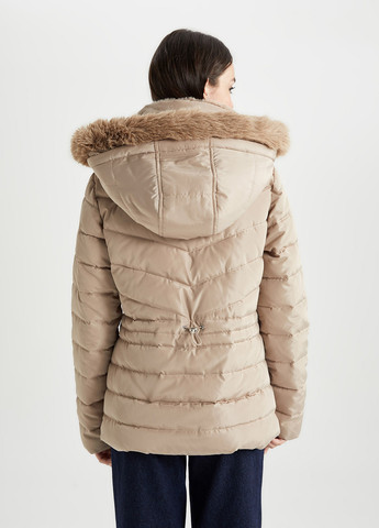 Бежевая зимняя куртка DeFacto