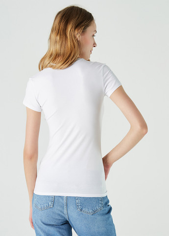 Белая летняя футболка Lacoste