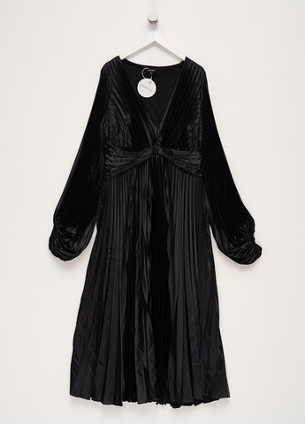 Черное кэжуал платье плиссированное Boohoo однотонное