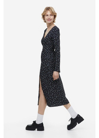 Черное кэжуал платье H&M с цветочным принтом