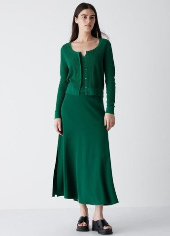 Черные шлепанцы Uniqlo с белой подошвой