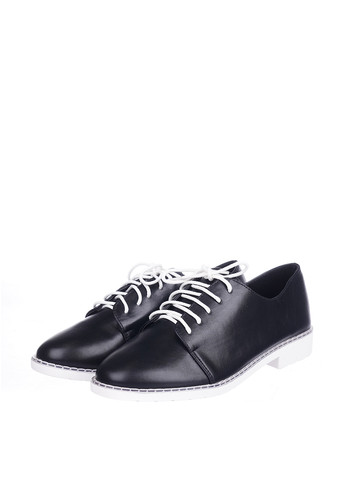 Черные женские кэжуал туфли с белой подошвой на низком каблуке итальянские - фото