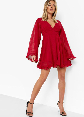 Красное коктейльное платье в стиле ампир Boohoo однотонное