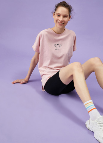 Розово-лиловая летняя футболка KOTON