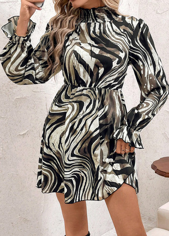 Комбинированное кэжуал платье SHEIN с абстрактным узором