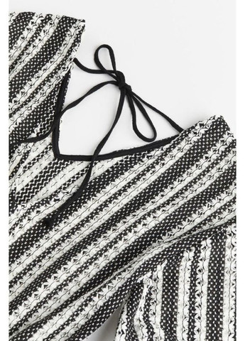 Черно-белое кэжуал платье с открытой спиной H&M с рисунком