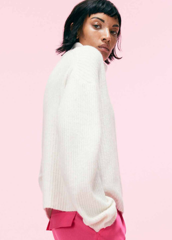 Кремовый демисезонный свитер H&M