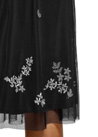 Черная кэжуал с рисунком юбка Oodji миди