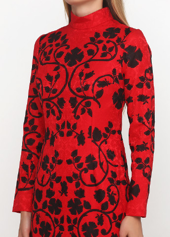 Красное кэжуал платье футляр Sassofono с рисунком