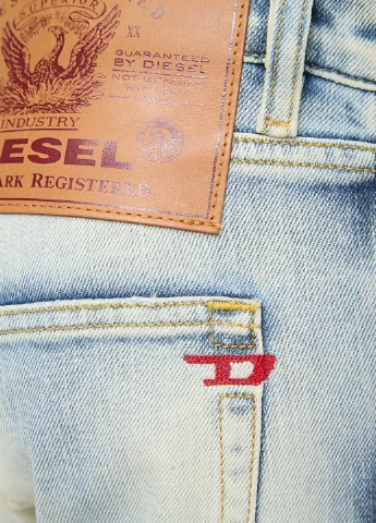 Светло-голубые демисезонные зауженные джинсы Diesel