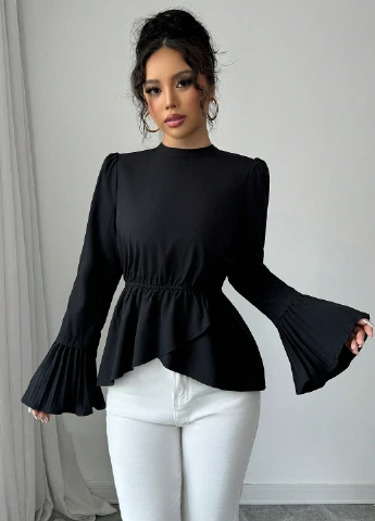 Чёрная блуза с баской SHEIN