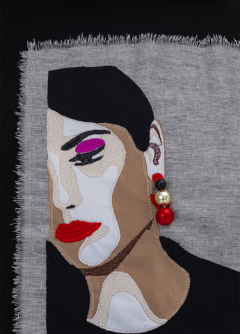 Чорний світшот Nora Kvittin однотонний вишивка, намистини, аплікація, нашивки (301079884)