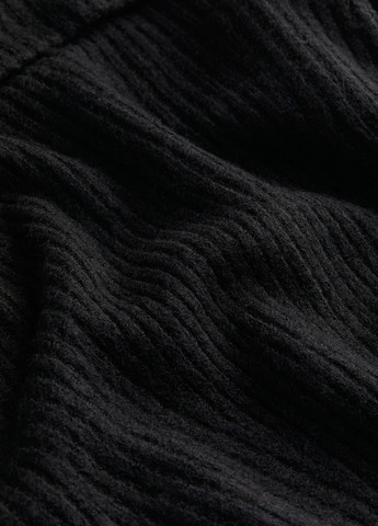 Черный зимний свитер H&M