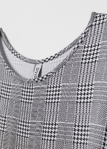 Черно-белое кэжуал платье платье-футболка H&M в клетку