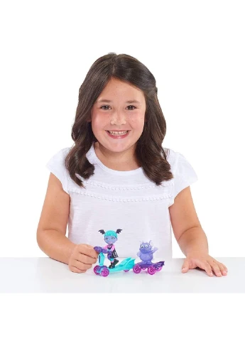 Ігрова фігурка Vampirina & Scooter Figure Вампірина на скутері (78116) Just Play (255665475)