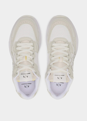 Молочні Осінні кросівки Armani Exchange
