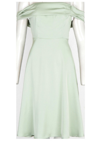 Світло-зелена кежуал сукня з відкритими плечима Boohoo однотонна